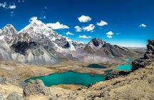 Trekking Through the 7 Lagoons of Ausangate