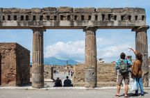 From Sorrento: Pompeii and Mount Vesuvius Day Trip with Guide