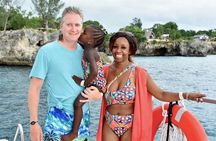 Negril Catamaran: Sunset Sail with Snorkeling, DJ & Rick’s Cafe
