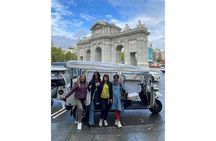 Discover Madrid in a Fun & Eco-Friendly Tuk-Tuk – Private Tour