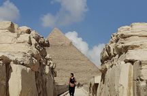 Private Guided Tour Giza Pyramid, Shpinx and The Grand Museum.