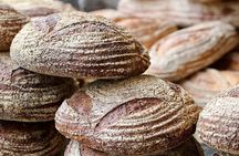 Small-Group Borough Market Guided Food Tour in London