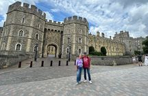 Private Tour of Windsor Town with Skip-the-Line Castle Tickets