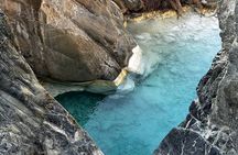Hiking Tour in Wadi Shees and Crystal Lake