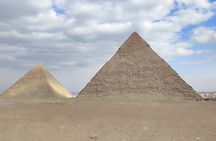Day Tour Giza Pyramids and Egyptian Museum with Khan El-Khalili 