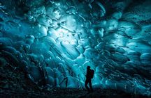 Jökulsárlón: Visit a Natural Blue Ice Cave