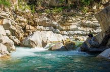 Torrentismo: Climbing up through the river