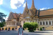 Phnom Penh Full Day City Tour, Breakfast & Lunch by Tuk-Tuk 