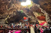 Guided Tour in Teotihuacan with Cave Breakfast and Tansport