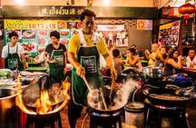 Bangkok Night Tour: Chao Phraya Boat, Tuk-Tuk & Chinatown Food
