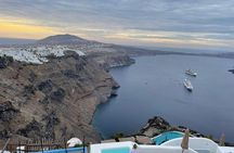 Santorini Caldera Hike from Fira to Oia with Guide