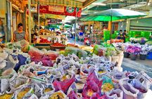 Tuk-Tuk Tour of Bangkok's Nighttime Food Temples and Markets