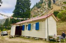 Summit & Glacier Hiking Tour: Exclusive 2-Day Alpine Experience