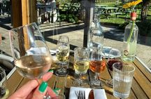 A Delightful Afternoon Wine Tour: 4 Wineries & Charcuterie