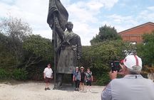 Minivan to Communist Statues and Memento Park with Live Guide