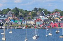 Day Trip to Lunenburg, Mahone Bay and Peggy's Cove from Halifax