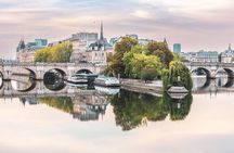Paris History Walk: Medieval Marais, Notre Dame Islands & Stories