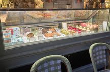 Paris: Le Marais District Guided Walking Tour with Tastings