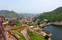 Travel Through the Streets of Jaipur by Tuktuk with a Local