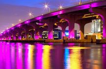 The best Miami boat party with DJ, drinks and lights of the city