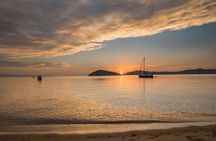 Sunset Cruise on Luxury Private Yacht with Snacks and Drinks
