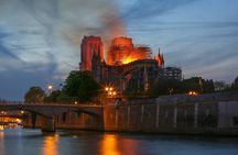 Notre Dame Cathedral: Exterior Guided Tour & Unscheduled Access