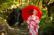 A Privately Guided Photoshoot in Beautiful Kyoto by a Pro