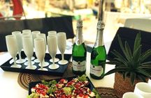 Rethymno: Sunset Catamaran Cruise with Wine and Snacks