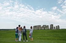 Stonehenge Half-Day luxury guided tour from Bath for 2-8 