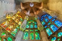 Sagrada Familia : Guided tour inside Skip the line!