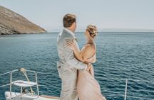 Heraklion: Romantic Sunset Cruise to Dia - Snacks and Drinks