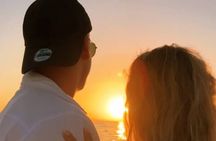 Hersonissos: Sunset Catamaran Cruise with Snacks and Drinks