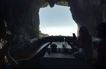 Private tour with fish products and full beverage. 