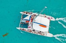 Isla Mujeres Catamaran Tour from Cancun with snorkel and Open Bar
