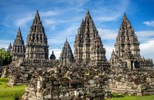 Prambanan Sunset and Ramayana Ballet with Dinner