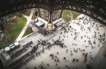 Eiffel Tower Small Group Tour with Second Floor Reserved Access
