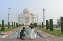 2-Day Overnight Taj Mahal & Fatehpur Sikri Tour from Delhi by Car