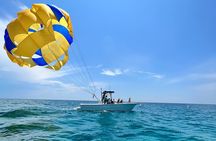 Parasailing along Fort Lauderdale Beach