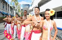 Honolulu: Pacific Star Sunset Dinner Cruise and Show