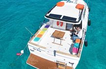 Luxury Private Boat Tour: Comino, Gozo & Stunning Lagoons