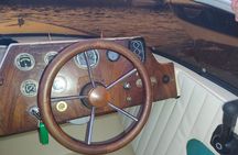 Private boat tour Como wood classic boat

