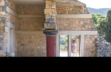 Explore the Labyrinth of Knossos