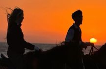 Horseback riding at sunset (2 hours)