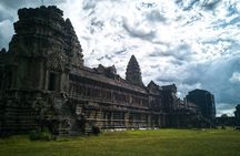 Private Sunrise Angkor Wat Tour with pickup from your hotel