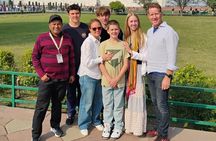 Agra: Taj Mahal with Mausoleum Skip the Line tickets & guide