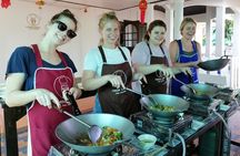 Lanna Smile Thai Cooking Class in Chiang Mai with Market tour