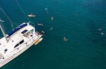 Costa Rica Catamaran: Private Morning Tour with Snorkel & Drinks
