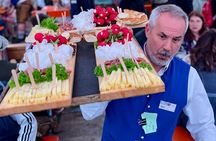 Munich Food Tour: Bavarian Classics, Market Bites & Beers