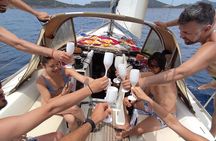 Sunset aperitif on a sailing boat in Alghero