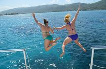 Montego Bay Catamaran: Snorkel Tour with Open Bar & Reggae DJ
